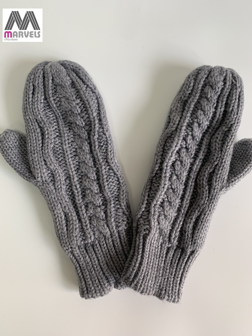 Knitted cable mitten