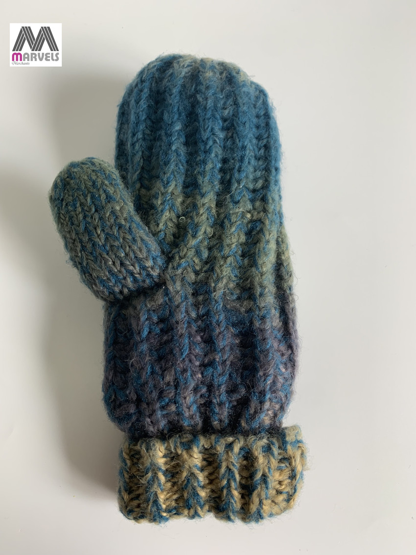Knitted acrylic mitten
