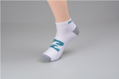 Contrasting colors ankle socks
