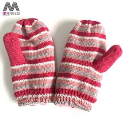 Children Pink knite mitten