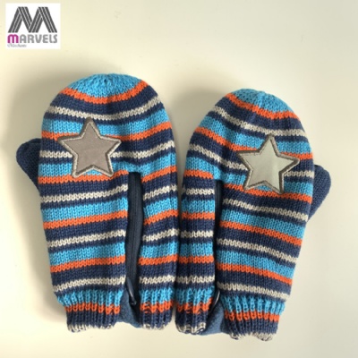 Children stripe knite mitten