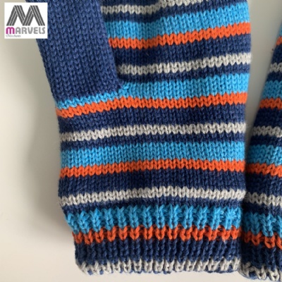 Children stripe knite mitten