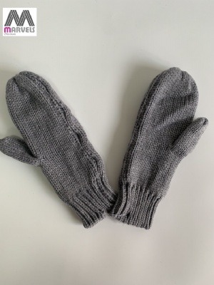 Knitted cable mitten