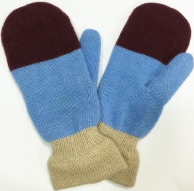 Knite ruffles packet mitten