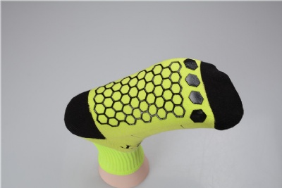 Men Sole Dispensing Socks