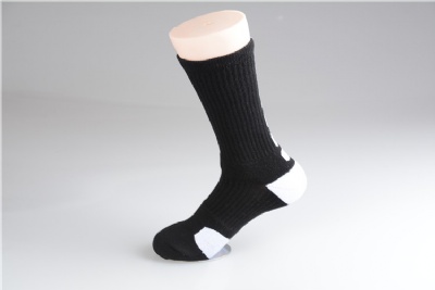 Solid color crew socks