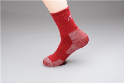 Women solid crew socks