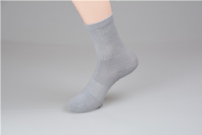 Contrasting colors crew socks