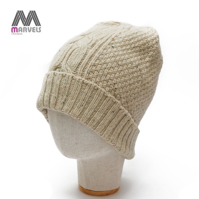 Cable knit acrylic beanie